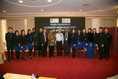 Vijay Eswaran Inspires Students At QIUP Business Symposium